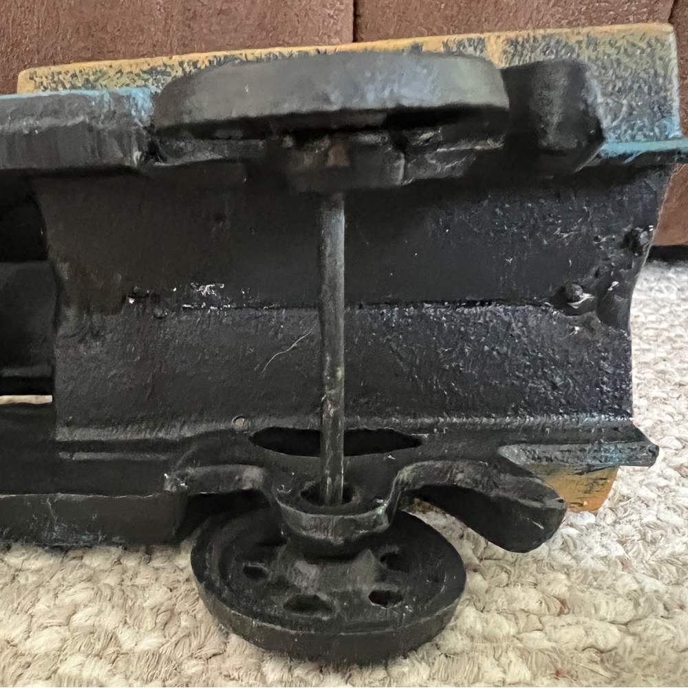 Vintage Taniaw Cast Iron Open Bed Truck, 8 1/2" Long Large Spoke Wheels, 2.9lbs - Picture 7 of 12